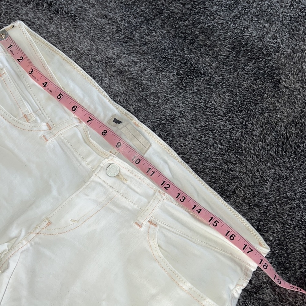 LEVIS SHORTS WHITE SIZE W30 PEACH & CREAM COLORED THREADS ROLLED HEM WHITE LABLE - Picture 11 of 17